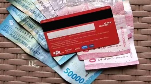 KKS Merah Putih sebagai kartu penyalur bantuan sosial pemerintah yang cair bertahap pada periode Oktober–Desember 2025. (1)