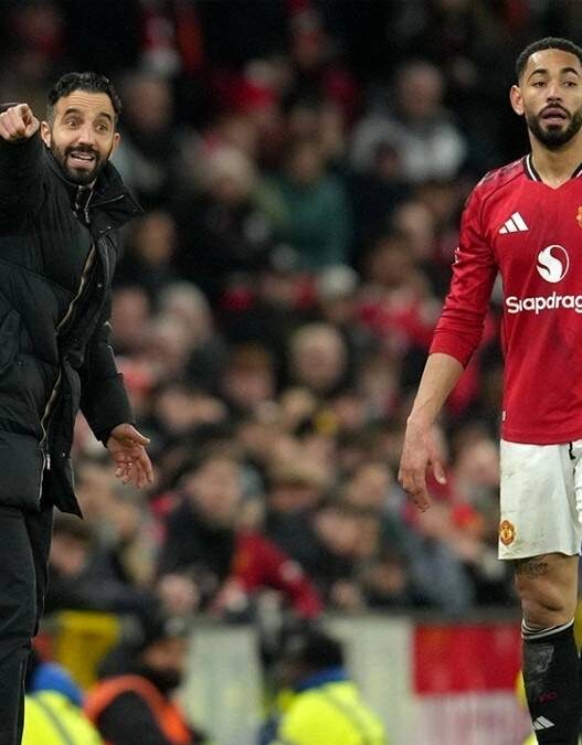 Lini Belakang Man United Rapuh