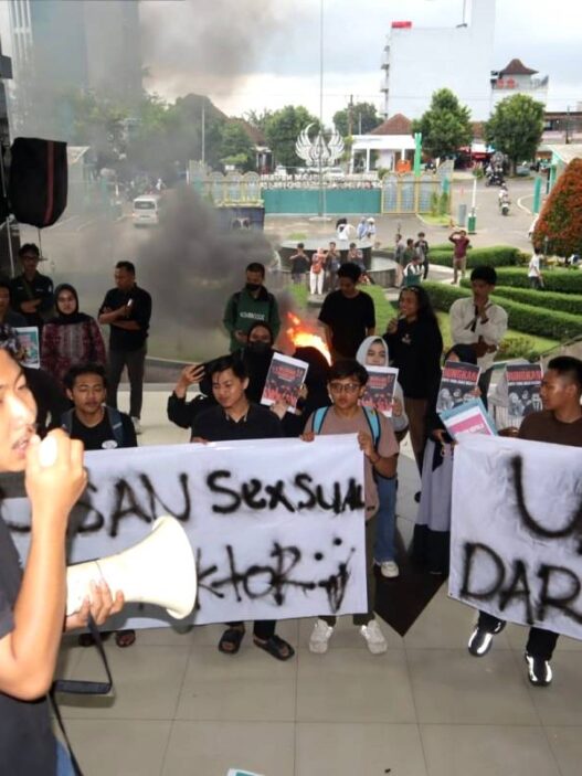 Mahasiswa Tuntut Transparansi Pungli dan Asusila