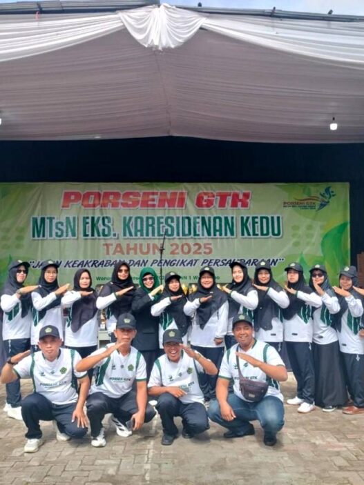 MTsN 1 Juara Umum Porseni FKKMTsN