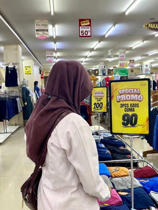 Pakaian Berkualitas Harga Ekonomis di Eka Surya