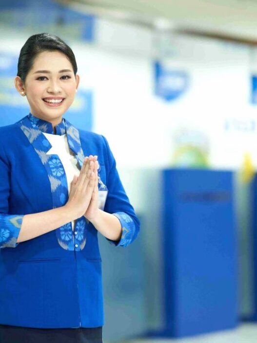 Pelayanan BCA membantu nasabah memahami pinjaman BCA 20 juta dan simulasi cicilan terbaru