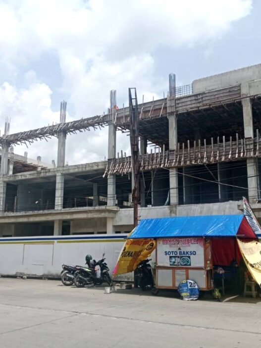 Pembangunan Mandek, Bikin Mumet