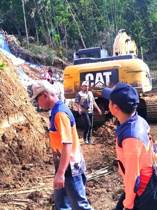 Pemkab Kebut Pemasangan Bronjong di Siparuk