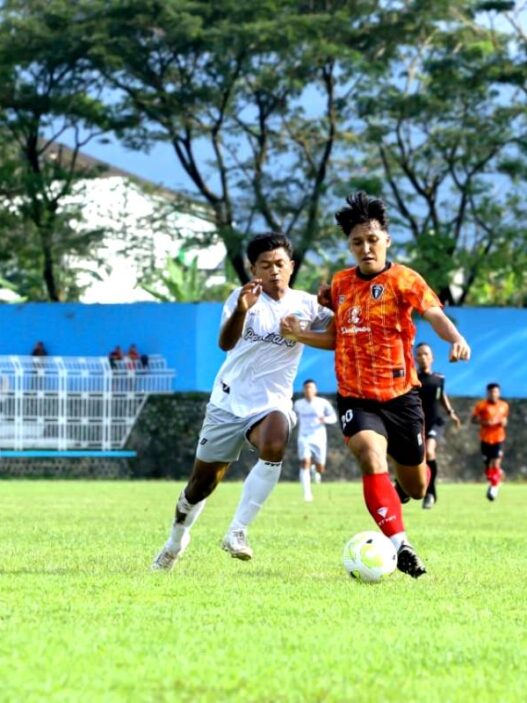 Persibara Tumbang di Kandang