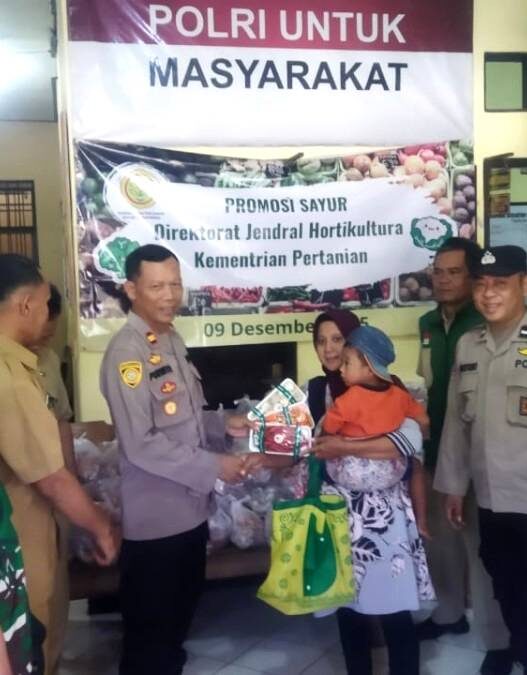 Polsek Mirit Distribusikan 300 Paket Cabai dan Bawang