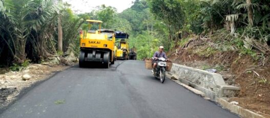 Ruas Gripit–Kalibening Diperbaiki Sepanjang 18 Km