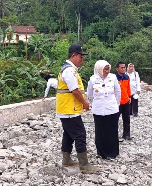 Ruas Karangsambung–Giritirto Diperbaiki
