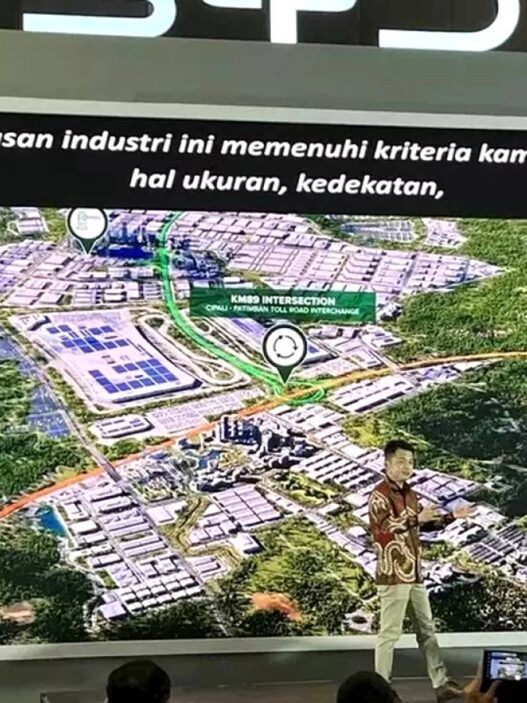 Sembilan Merek Mobil Listrik Bangun Pabrik di RI
