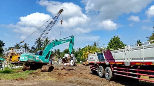 Serap Tenaga Kerja Lokal
