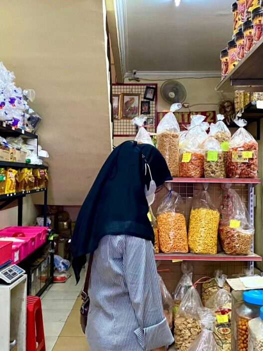 Snack Grosir dan Eceran di Toko Pasundan
