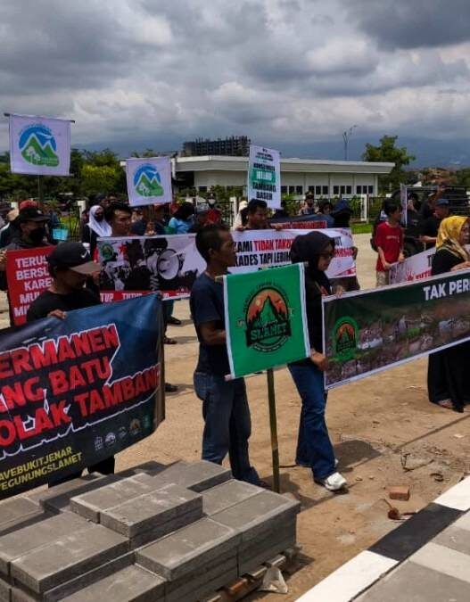 Tambang Granit Biang Kerusakan Lingkungan