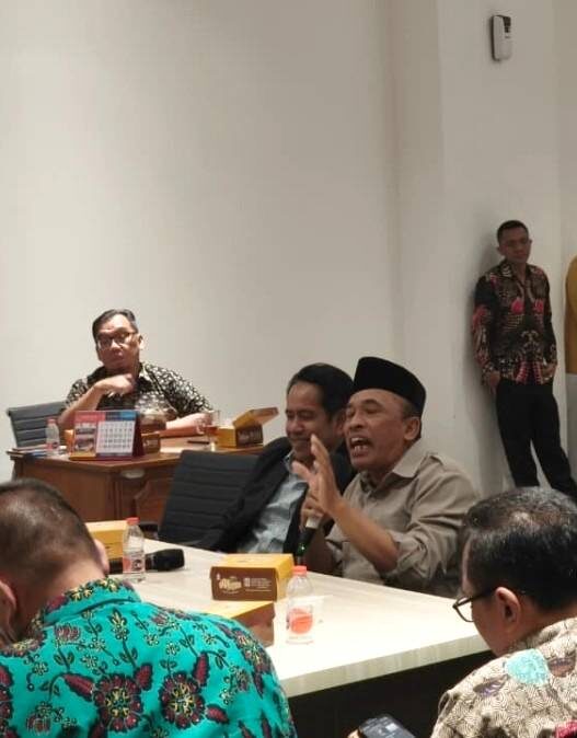 9 Perangkat Klapagading Kulon Diberhentikan