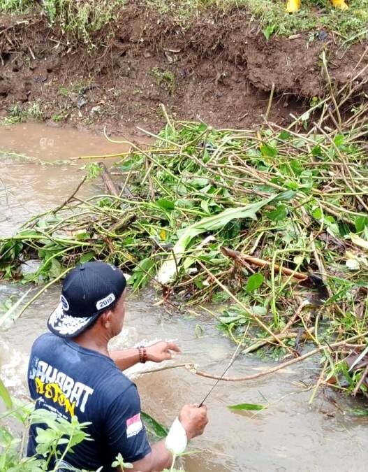Anak Sungai Manggis Tersumbat
