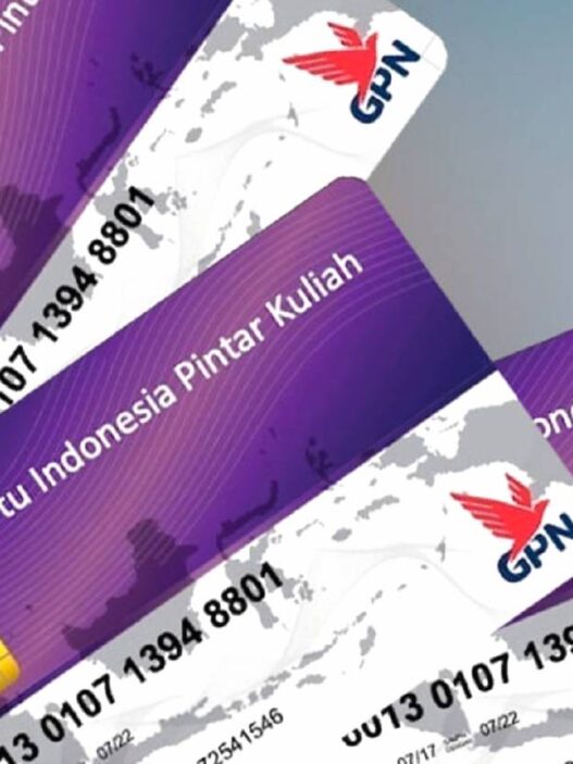 Bagi siswa yang kurang mampu tetapi ingin melanjutkan kuliah, maka bisa mengajukan KIP Kuliah agar kuliah full gratis