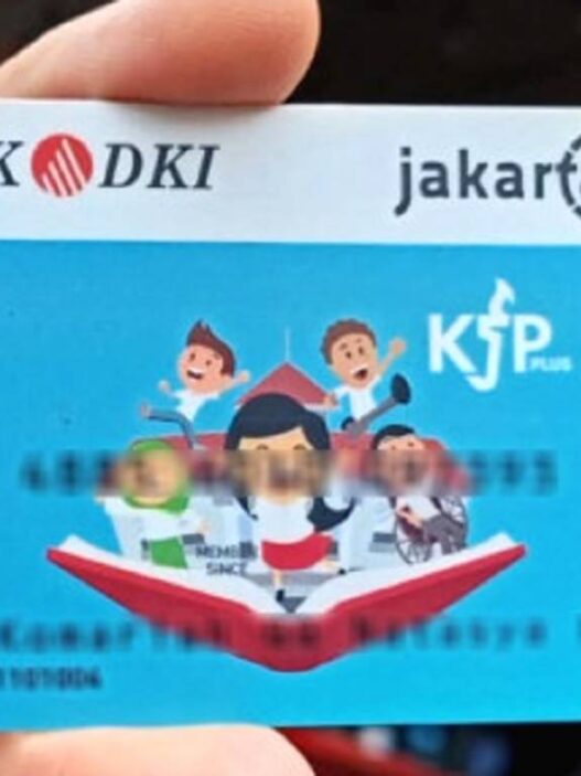Bansos KJP atau Kartu Jakarta Pintar untuk membantu kebutuhan pendidikan anak dari keluarga pra sejahtera agar tetap layak