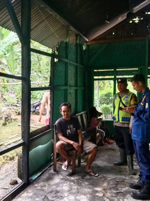 Berawal dari Colokan, Rumah Terbakar