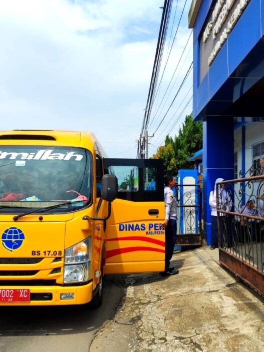 Bus Sekolah Gratis Operasional Perdana