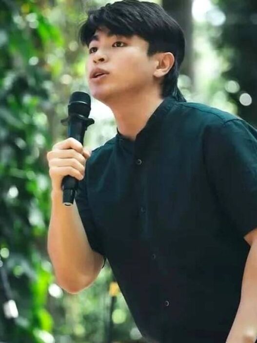 Dicoret dari Kartu Keluarga