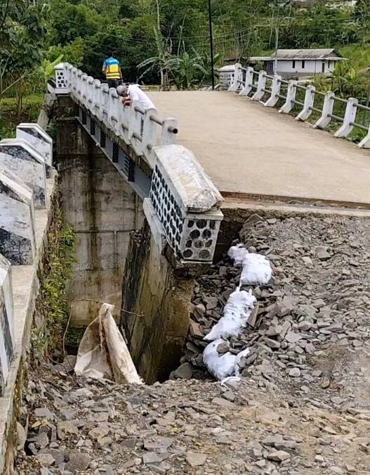 Dua Jembatan Ambruk di Pagentan Dibangun Ulang