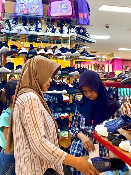 Duta Mode Beri Diskon Hingga 50 Persen
