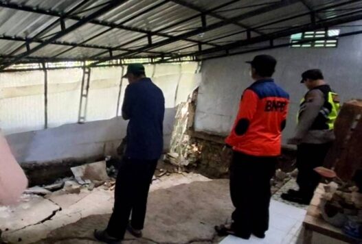 Erosi dan Banjir Rusak Pemukiman Warga