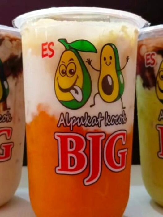 Es Alpukat Kocok BJG Gunakan Buah Segar