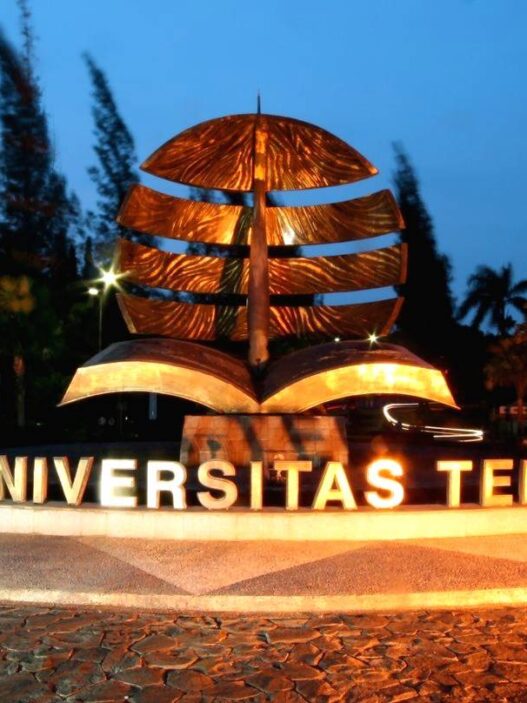 Gedung universitas terbuka
