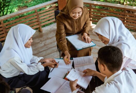 Guru yang menerima TPG disyaratkan harus memenuhi beban mengajar minimal 24 jam pelajaran per minggu