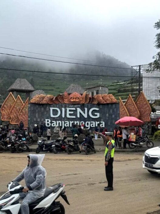 Hari Terakhir Libur Nataru Arus Wisata Padat