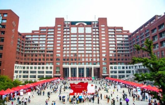 Kuliah S2 S3 gratis di China melalui program Beasiswa ASEAN China Young Leaders Scholarship 2026.