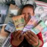 Kurs Rupiah Tembus Rp 16.965