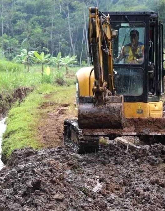 Longsor Putus Akses Warga Lumpuhkan Aktivitas