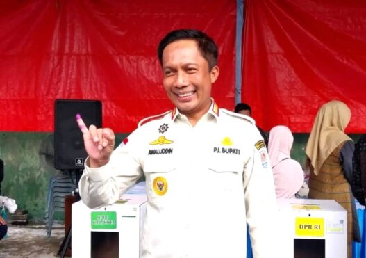 Mantan Pj Bupati Cilacap Dituntut 10 Tahun