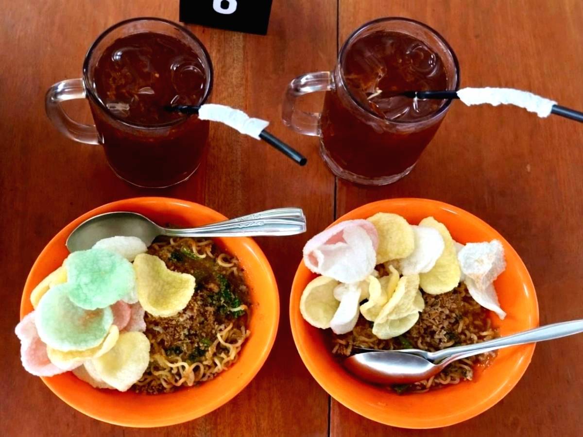 Mie Bangladesh Menu Spesial di Warkop Abang