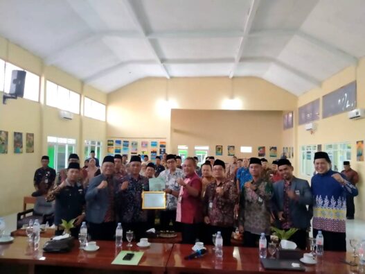 MTsN 1 Banyumas Raih Reward dari MAN PK Solo
