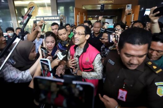 Nadiem Ajukan Pembuktian Terbalik Kasus Chromebook