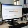 Operator sekolah sedang mengisi PDSS SNPMB