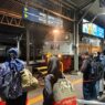 Orang mudik kereta