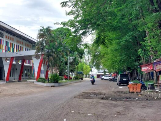 Pedagang Berharap Tetap Berjualan Area Stadion