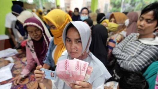 Pengajuan diri sebagai penerima bansos PKH dan BPNT kini bisa dilakukan secara online melalui aplikasi Kemensos