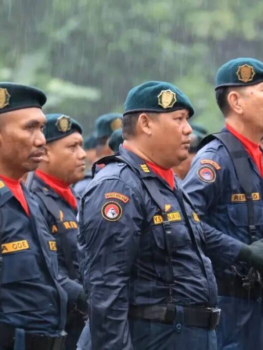 Polisi hutan patroli kawasan hutan