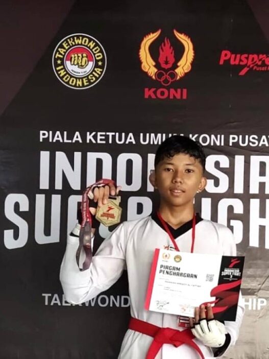 Raihaan Sabet Emas Kejurnas Taekwondo