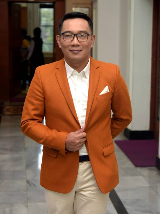 Resmi Sandang Status Duda