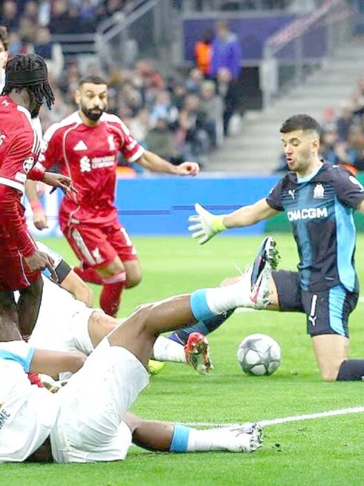 Salah Comeback, The Reds Pesta Gol