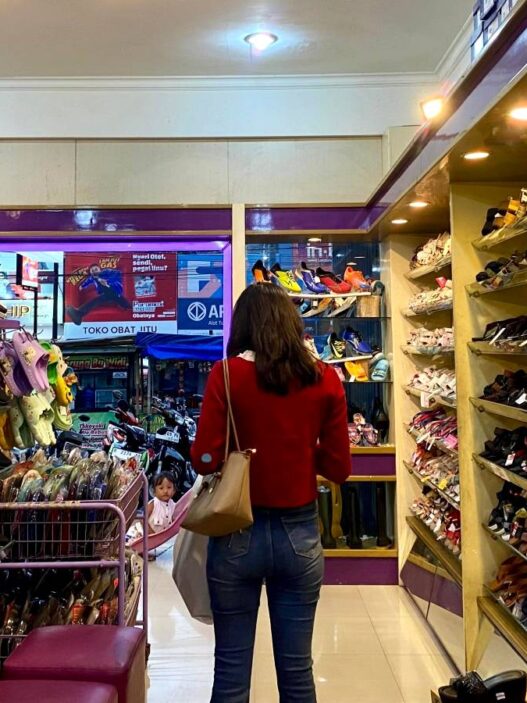 Sepatu Formal hingga Olahraga di Grand Shoes