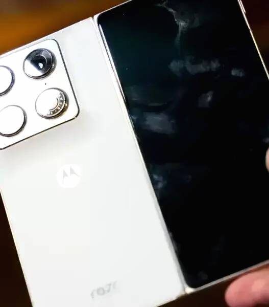 Spesifikasi Motorola Razr Fold Pesaing Baru Samsung Z Fold