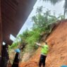 Tebing Longsor Rusak Rumah Warga Donorojo