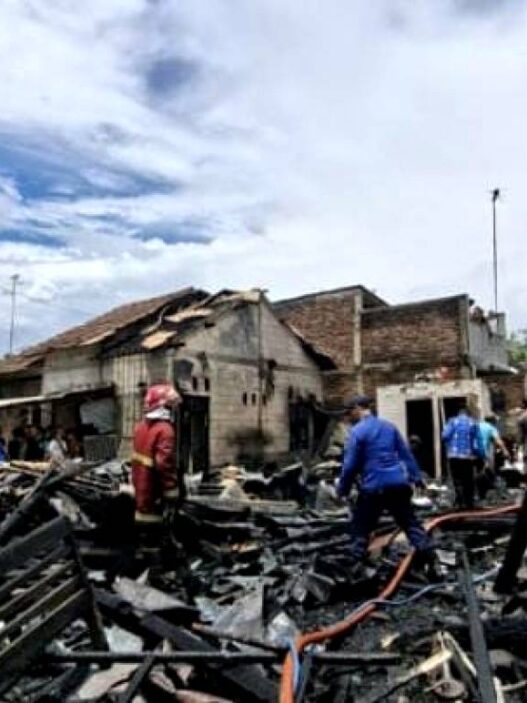 Tiga Rumah di Baleraksa Hangus