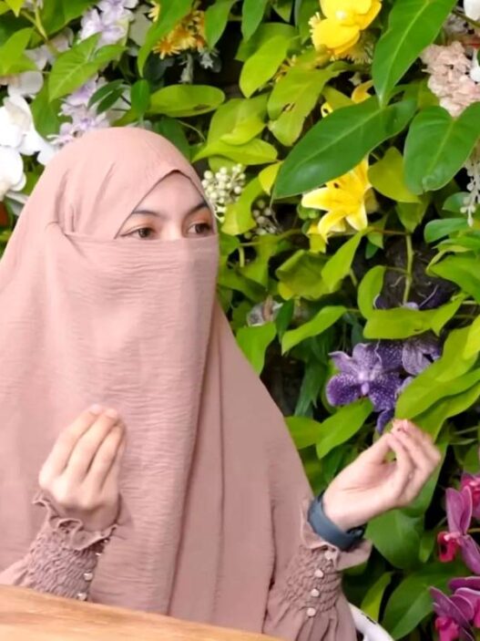 Tolak Berbagi Suami